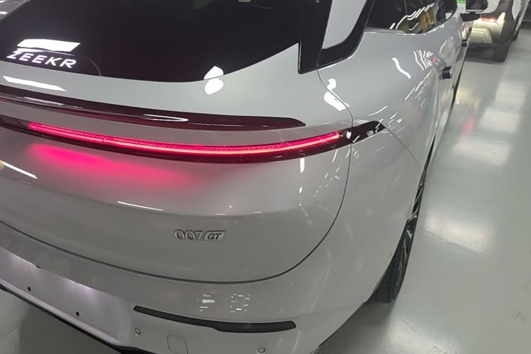 Used Zeekr 007GT 2025 Long-Range Rear-Wheel Drive Intelligent Driving Version 100 kWh Right Rear Taillight