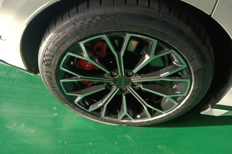 Used Zeekr 007GT 2025 Long-Range Rear-Wheel Drive Intelligent Driving Version 100 kWh Right Rear Wheel Hub