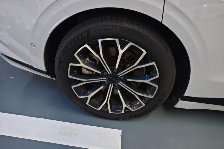 Used Zeekr 007GT 2025 Rear-Drive Intelligent Driving Version 75 kWh Right Rear Wheel Hub