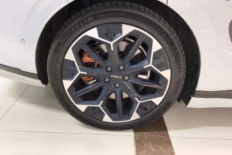 Used Zeekr 007GT 2025 Four-Wheel Drive Intelligent Driving Version 75 kWh Right Rear Wheel Hub