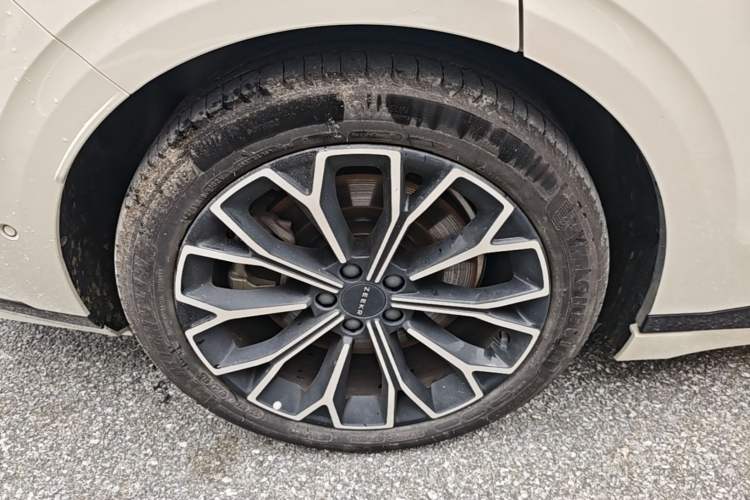 Used Zeekr 007GT 2025 Long-Range Rear-Wheel Drive Intelligent Driving Version 100 kWh Right Rear Wheel Hub