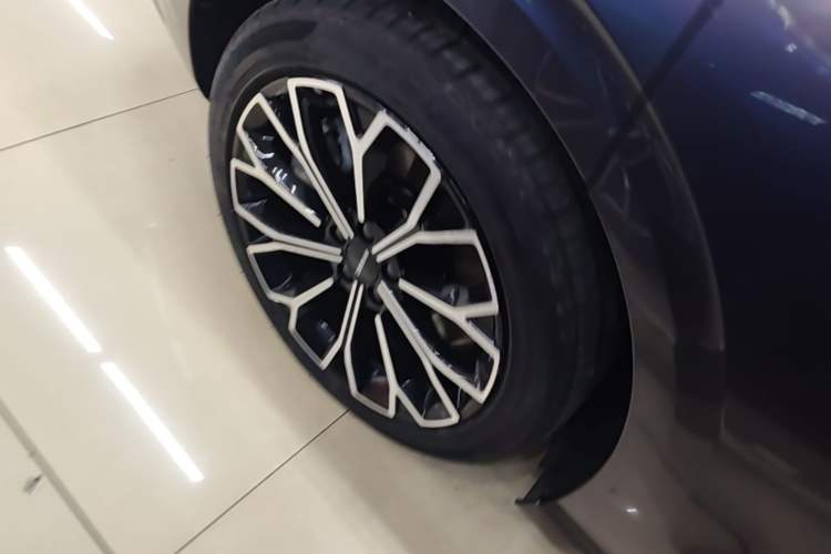 Used Zeekr 007GT 2025 Rear-Drive Intelligent Driving Version 75 kWh Right Rear Wheel Hub