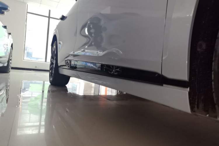 Used Zeekr 007GT 2025 Four-Wheel Drive Intelligent Driving Version 75 kWh Right Side Sill