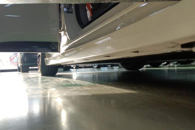 Used Zeekr 007GT 2025 Long-Range Rear-Wheel Drive Intelligent Driving Version 100 kWh Right Side Sill