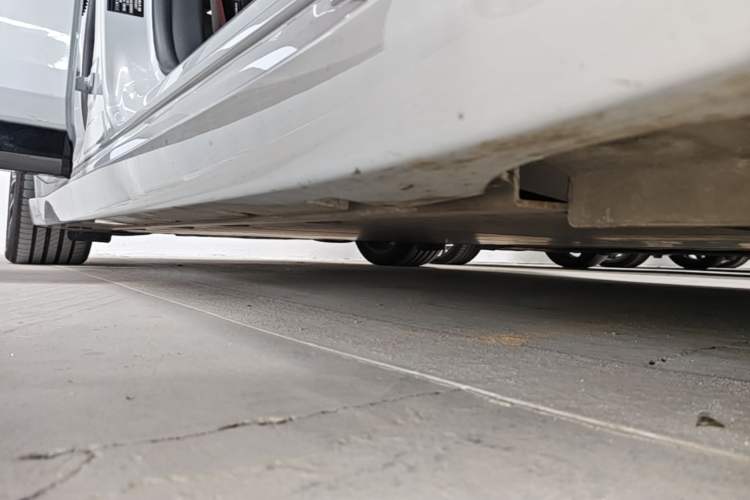 Used Zeekr 007GT 2025 Four-Wheel Drive Intelligent Driving Version 75 kWh Right Side Sill