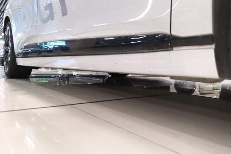 Used Zeekr 007GT 2025 Four-Wheel Drive Intelligent Driving Version 75 kWh Right Side Sill