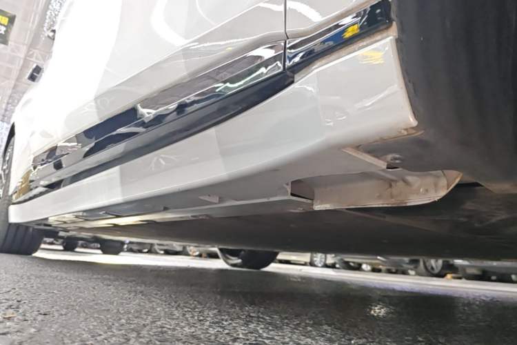 Used Zeekr 007GT 2025 Long-Range Rear-Wheel Drive Intelligent Driving Version 100 kWh Right Side Sill