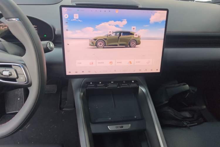Used Zeekr 007GT 2025 Long-Range Rear-Wheel Drive Intelligent Driving Version 100 kWh Audio And AC Panel