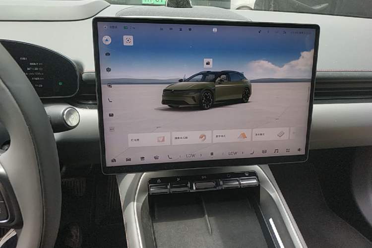 Used Zeekr 007GT 2025 Long-Range Rear-Wheel Drive Intelligent Driving Version 100 kWh Audio And AC Panel