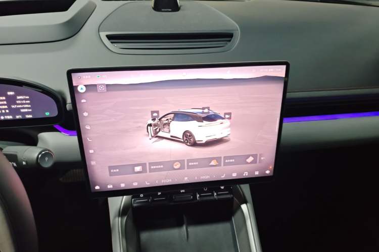 Used Zeekr 007GT 2025 Long-Range Rear-Wheel Drive Intelligent Driving Version 100 kWh Audio And AC Panel