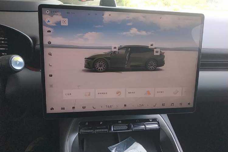 Used Zeekr 007GT 2025 Long-Range Rear-Wheel Drive Intelligent Driving Version 100 kWh Audio And AC Panel