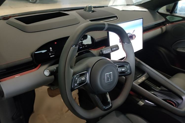 Used Zeekr 007GT 2025 Long-Range Rear-Wheel Drive Intelligent Driving Version 100 kWh Center Console