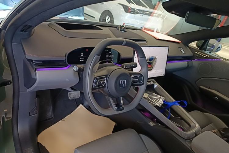 Used Zeekr 007GT 2025 Long-Range Rear-Wheel Drive Intelligent Driving Version 100 kWh Center Console