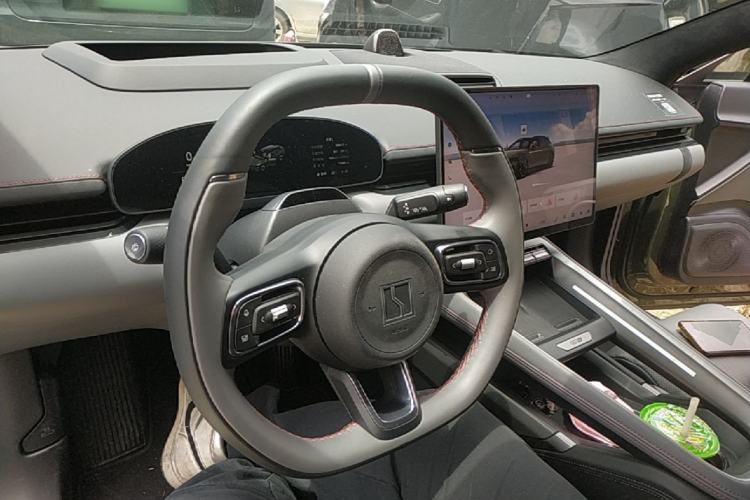 Used Zeekr 007GT 2025 Long-Range Rear-Wheel Drive Intelligent Driving Version 100 kWh Center Console