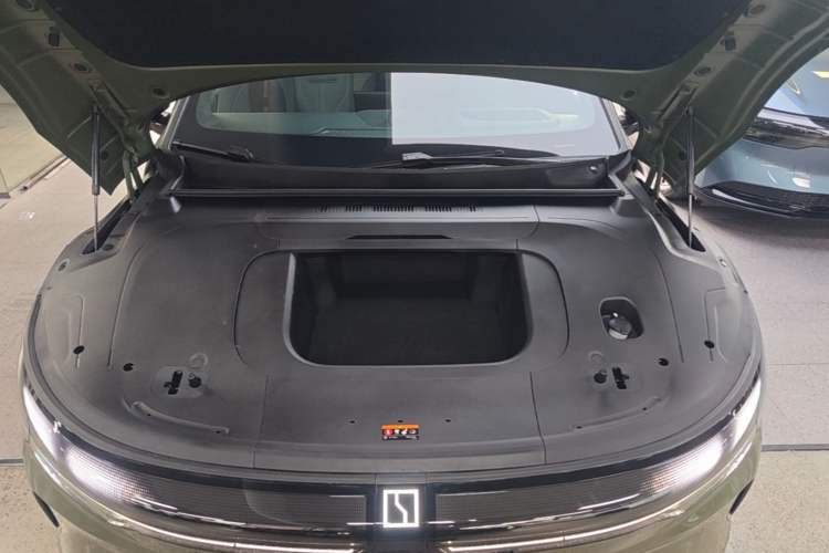 Used Zeekr 007GT 2025 Long-Range Rear-Wheel Drive Intelligent Driving Version 100 kWh Engine Bay