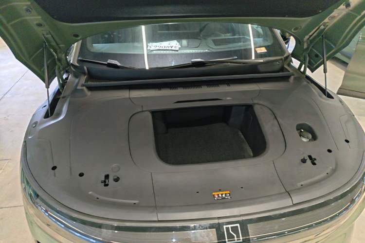 Used Zeekr 007GT 2025 Long-Range Rear-Wheel Drive Intelligent Driving Version 100 kWh Engine Bay
