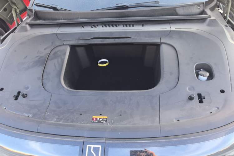 Used Zeekr 007GT 2025 Long-Range Rear-Wheel Drive Intelligent Driving Version 100 kWh Engine Bay