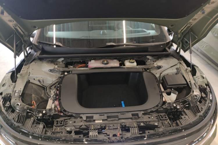 Used Zeekr 007GT 2025 Long-Range Rear-Wheel Drive Intelligent Driving Version 100 kWh Engine Bay