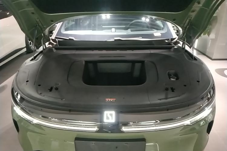 Used Zeekr 007GT 2025 Long-Range Rear-Wheel Drive Intelligent Driving Version 100 kWh Engine Bay