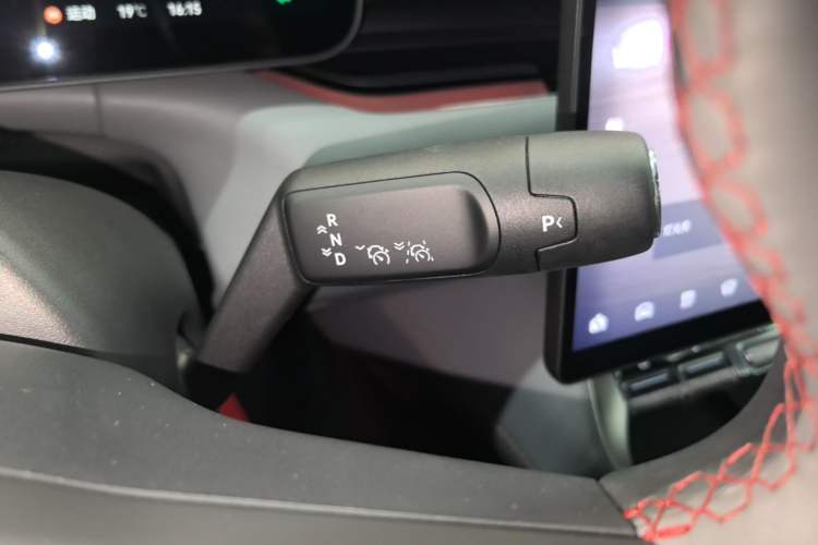 Used Zeekr 007GT 2025 Long-Range Rear-Wheel Drive Intelligent Driving Version 100 kWh Gear Lever