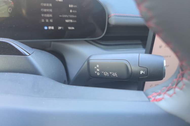 Used Zeekr 007GT 2025 Long-Range Rear-Wheel Drive Intelligent Driving Version 100 kWh Gear Lever