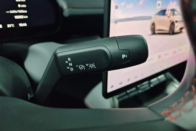 Used Zeekr 007GT 2025 Long-Range Rear-Wheel Drive Intelligent Driving Version 100 kWh Gear Lever