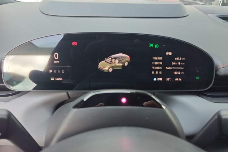 Used Zeekr 007GT 2025 Long-Range Rear-Wheel Drive Intelligent Driving Version 100 kWh Instrument Cluster
