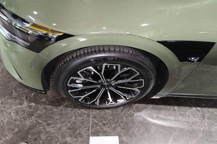 Used Zeekr 007GT 2025 Long-Range Rear-Wheel Drive Intelligent Driving Version 100 kWh Left Front Wheel Hub