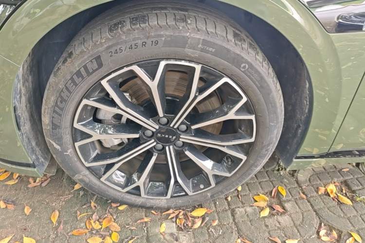 Used Zeekr 007GT 2025 Long-Range Rear-Wheel Drive Intelligent Driving Version 100 kWh Left Front Wheel Hub
