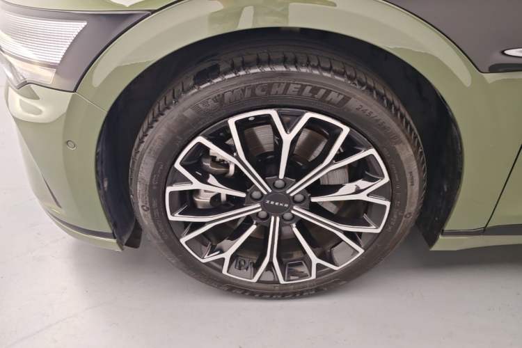 Used Zeekr 007GT 2025 Long-Range Rear-Wheel Drive Intelligent Driving Version 100 kWh Left Front Wheel Hub