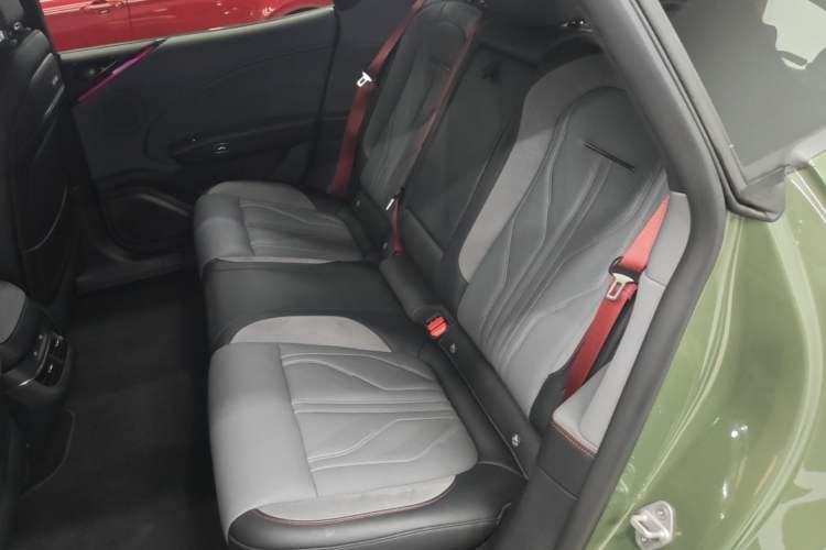 Used Zeekr 007GT 2025 Long-Range Rear-Wheel Drive Intelligent Driving Version 100 kWh Left Rear Seat