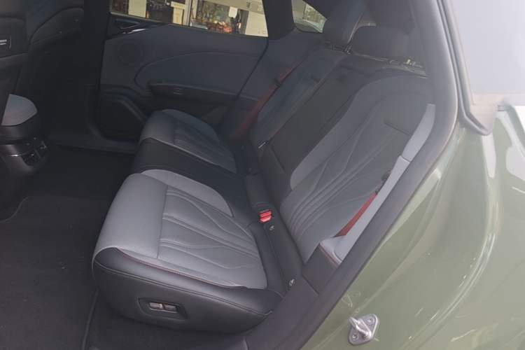 Used Zeekr 007GT 2025 Long-Range Rear-Wheel Drive Intelligent Driving Version 100 kWh Left Rear Seat