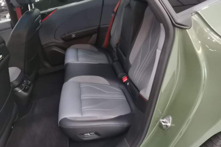 Used Zeekr 007GT 2025 Long-Range Rear-Wheel Drive Intelligent Driving Version 100 kWh Left Rear Seat