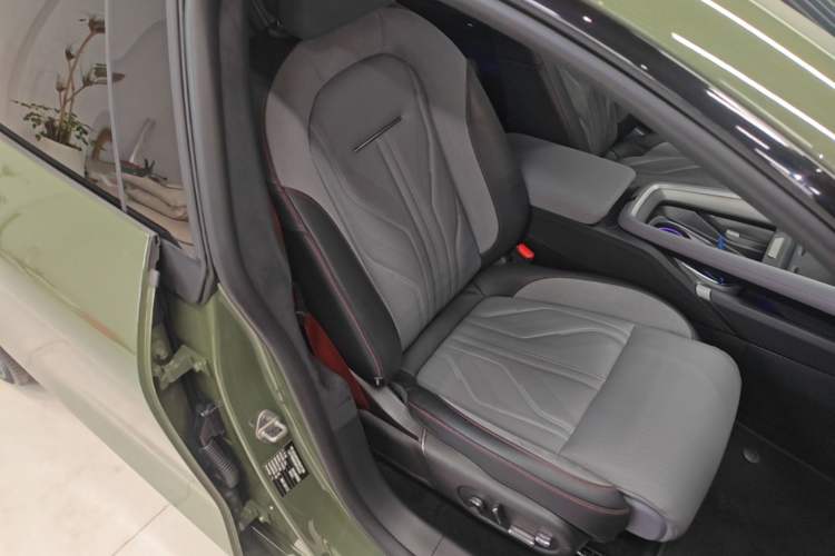 Used Zeekr 007GT 2025 Long-Range Rear-Wheel Drive Intelligent Driving Version 100 kWh Right Front Seat