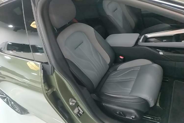Used Zeekr 007GT 2025 Long-Range Rear-Wheel Drive Intelligent Driving Version 100 kWh Right Front Seat
