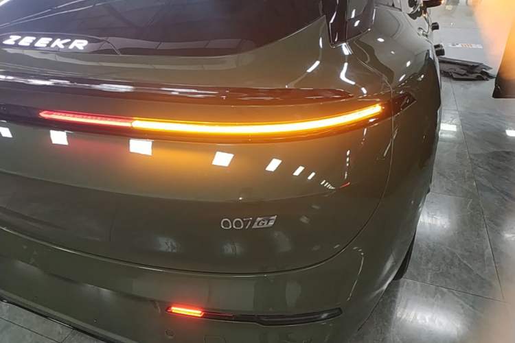 Used Zeekr 007GT 2025 Long-Range Rear-Wheel Drive Intelligent Driving Version 100 kWh Right Rear Taillight
