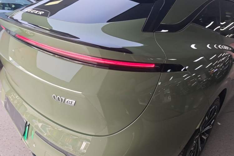 Used Zeekr 007GT 2025 Long-Range Rear-Wheel Drive Intelligent Driving Version 100 kWh Right Rear Taillight