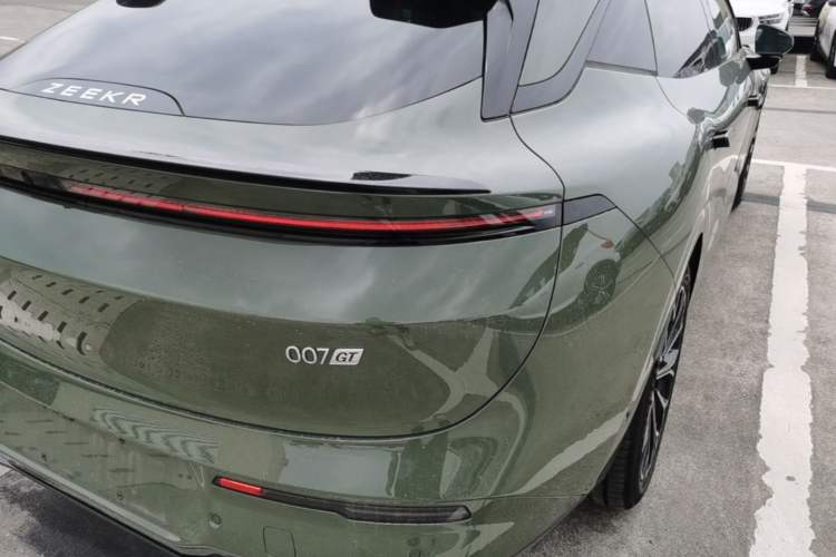 Used Zeekr 007GT 2025 Long-Range Rear-Wheel Drive Intelligent Driving Version 100 kWh Right Rear Taillight