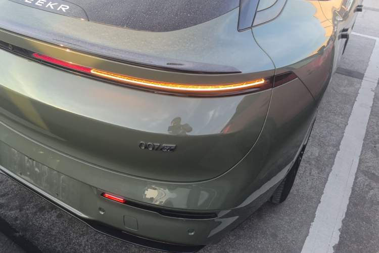 Used Zeekr 007GT 2025 Long-Range Rear-Wheel Drive Intelligent Driving Version 100 kWh Right Rear Taillight