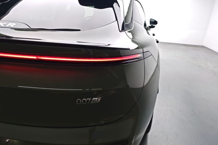 Used Zeekr 007GT 2025 Long-Range Rear-Wheel Drive Intelligent Driving Version 100 kWh Right Rear Taillight