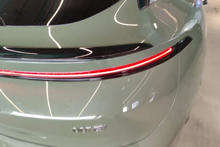 Used Zeekr 007GT 2025 Long-Range Rear-Wheel Drive Intelligent Driving Version 100 kWh Right Rear Taillight