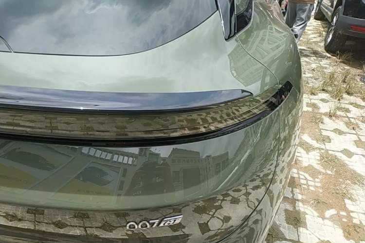 Used Zeekr 007GT 2025 Long-Range Rear-Wheel Drive Intelligent Driving Version 100 kWh Right Rear Taillight