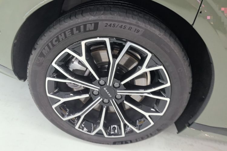Used Zeekr 007GT 2025 Long-Range Rear-Wheel Drive Intelligent Driving Version 100 kWh Right Rear Wheel Hub