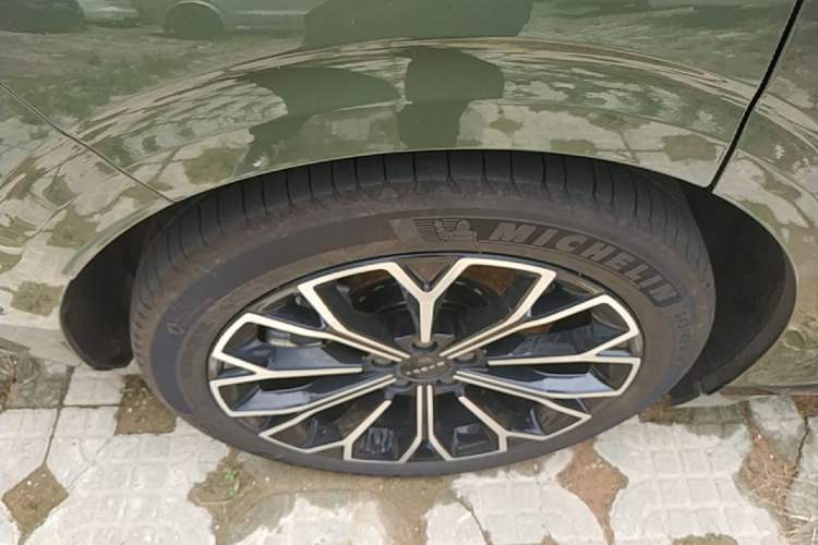 Used Zeekr 007GT 2025 Long-Range Rear-Wheel Drive Intelligent Driving Version 100 kWh Right Rear Wheel Hub