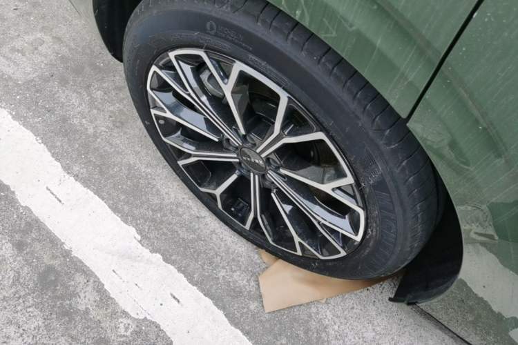 Used Zeekr 007GT 2025 Long-Range Rear-Wheel Drive Intelligent Driving Version 100 kWh Right Rear Wheel Hub