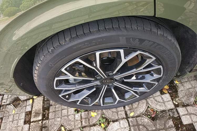Used Zeekr 007GT 2025 Long-Range Rear-Wheel Drive Intelligent Driving Version 100 kWh Right Rear Wheel Hub