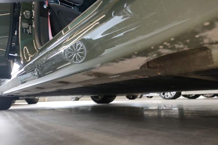 Used Zeekr 007GT 2025 Long-Range Rear-Wheel Drive Intelligent Driving Version 100 kWh Right Side Sill