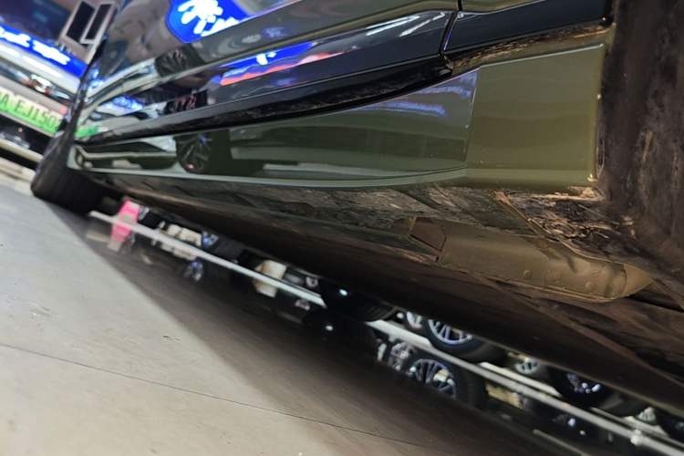 Used Zeekr 007GT 2025 Long-Range Rear-Wheel Drive Intelligent Driving Version 100 kWh Right Side Sill