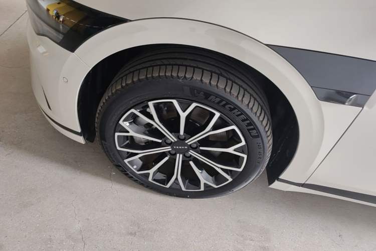 Used Zeekr 007GT 2025 Four-Wheel Drive Intelligent Driving Version 75 kWh Left Front Wheel Hub