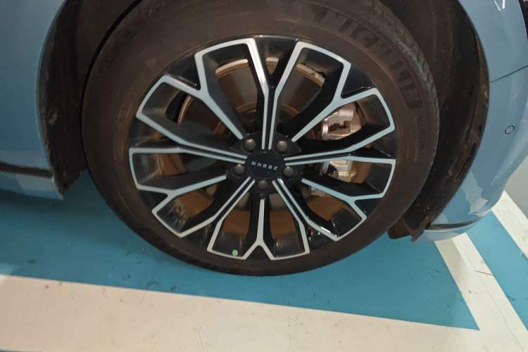 Used Zeekr 007GT 2025 Rear-Drive Intelligent Driving Version 75 kWh Right Front Wheel Hub